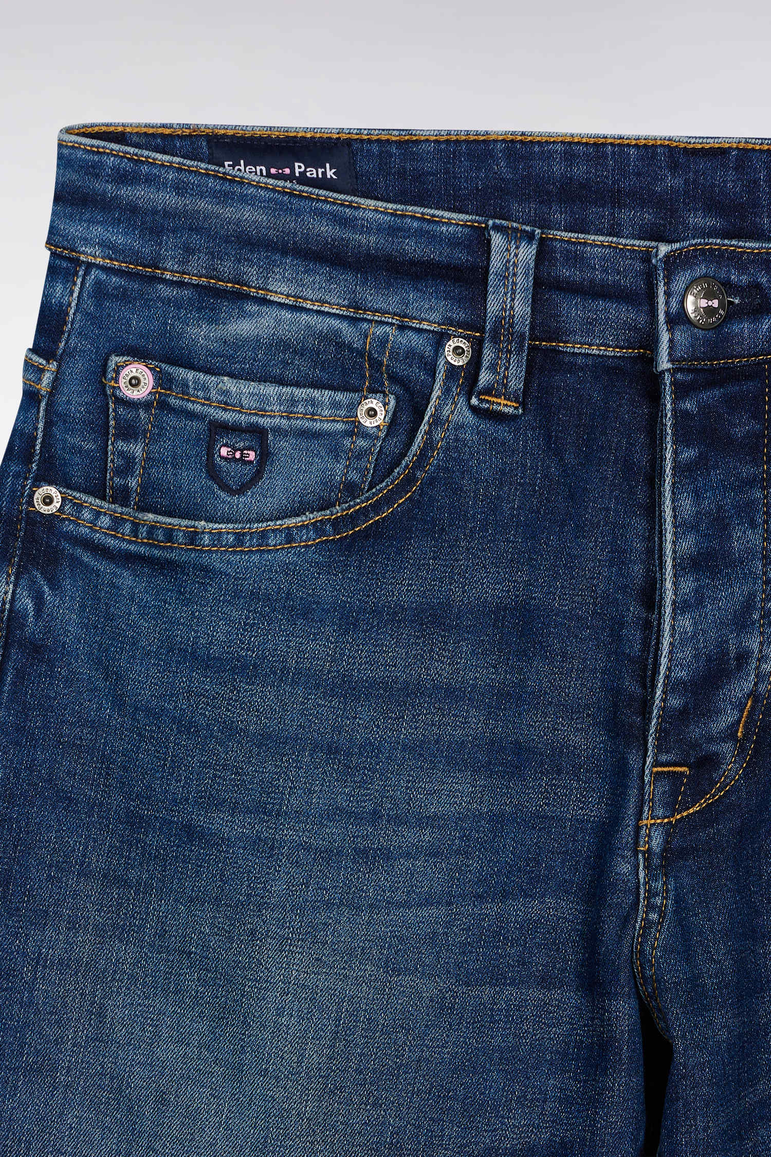 H25BAS5P0003_BLF3_f-hd-dos