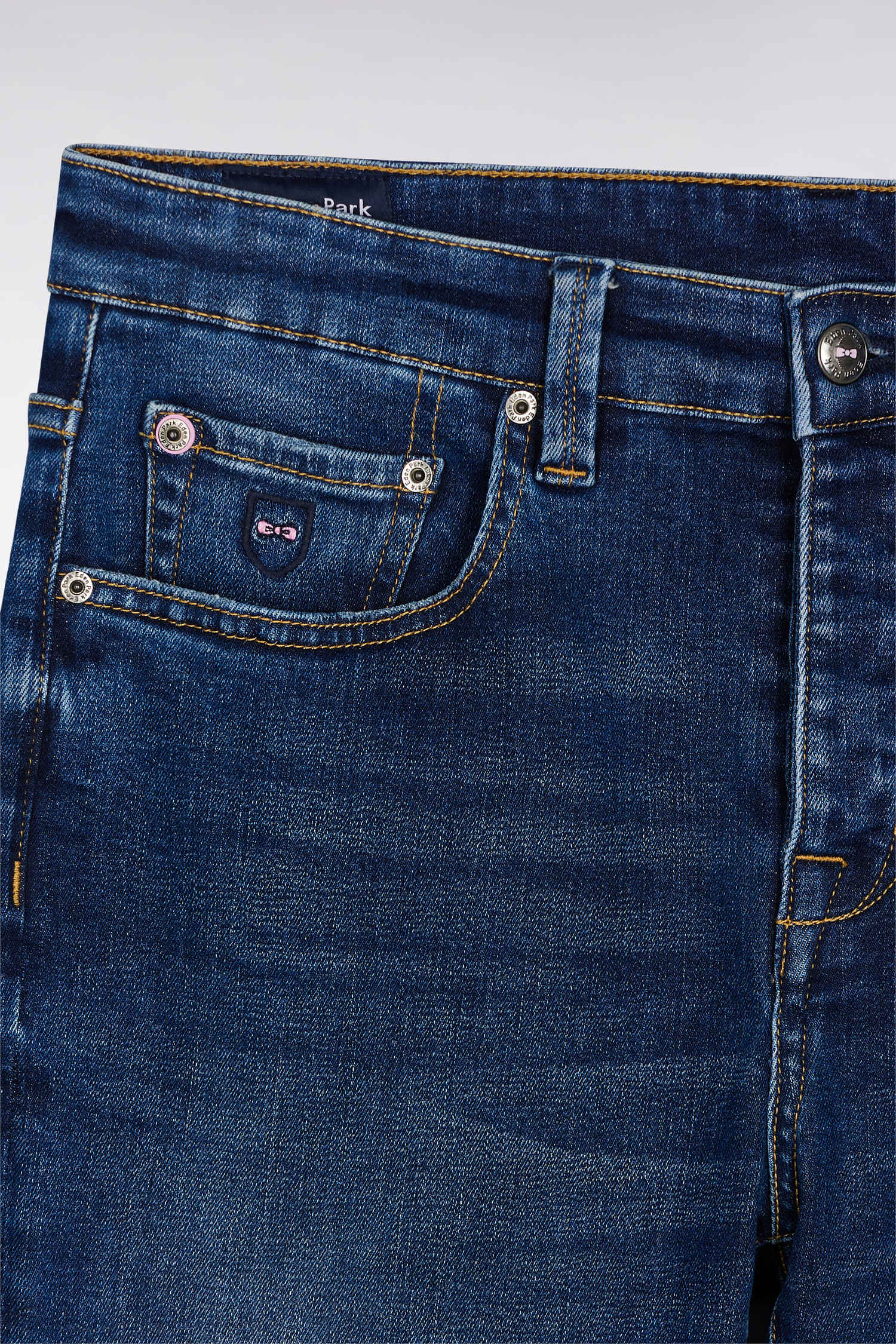 H25BAS5P0004_BLF3_f-hd-dos