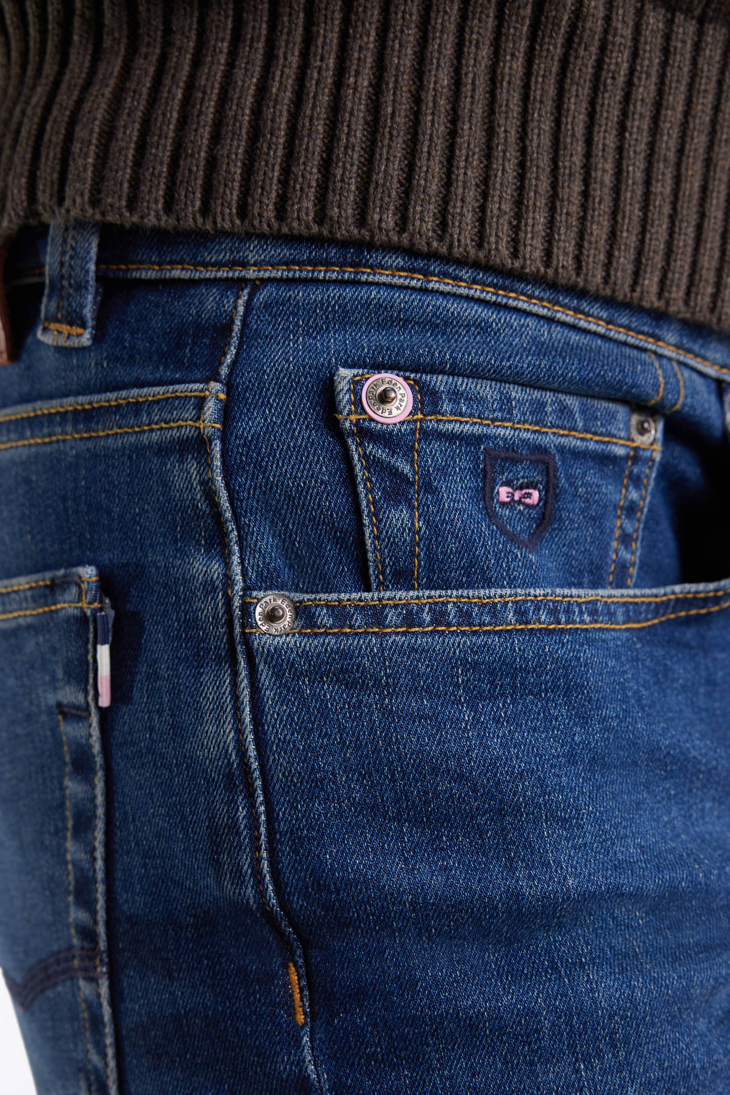 H25BAS5P0007_BLF2_c-hd-mfacepp