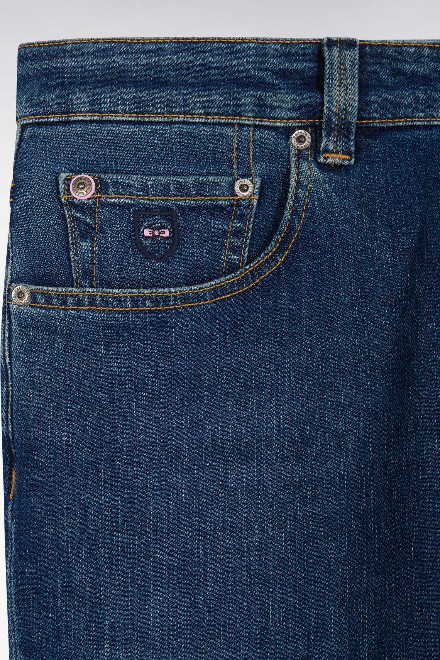 H25BAS5P0007_BLF2_f-hd-dos