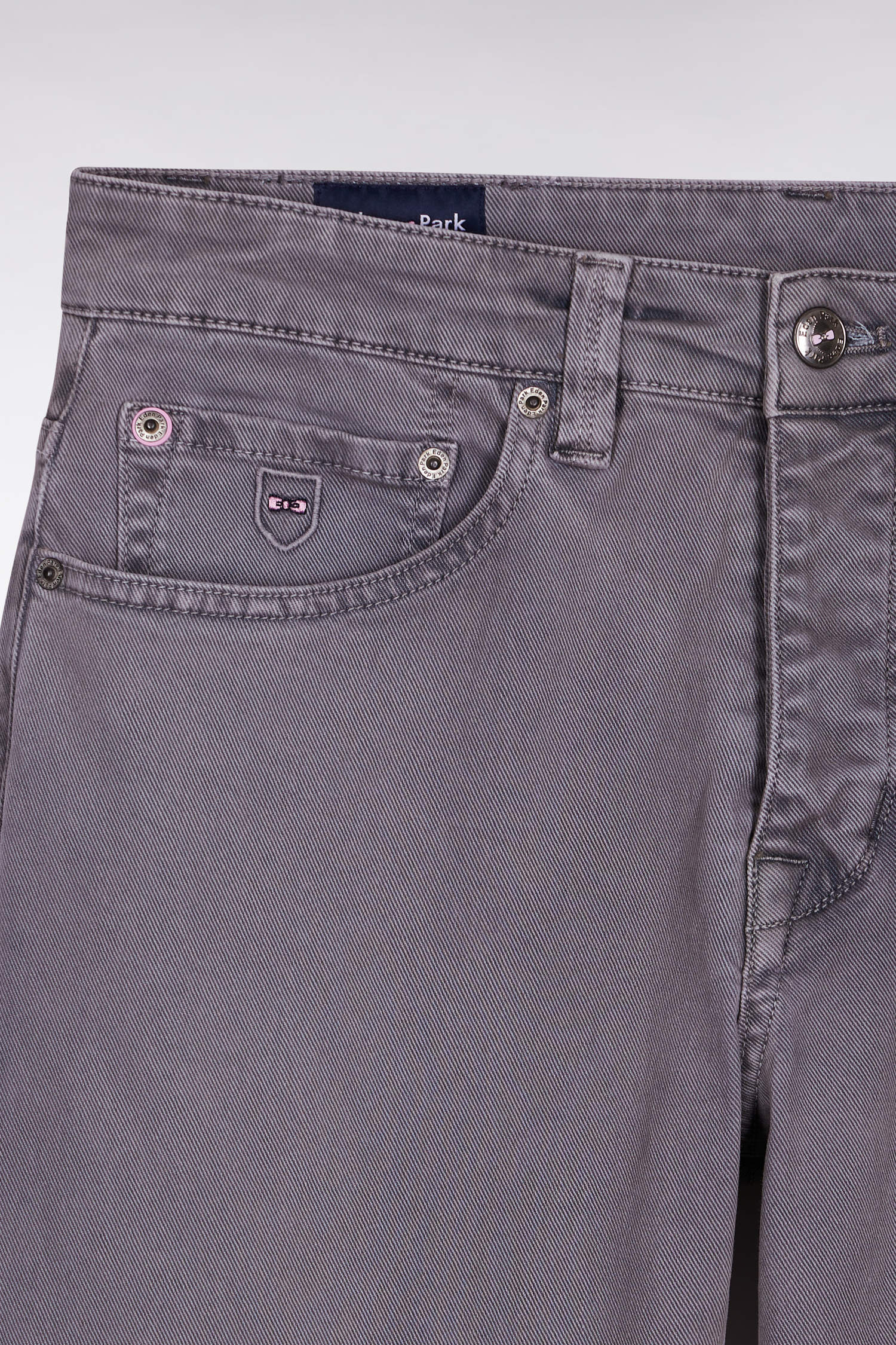 H25BAS5P0024_GRM27_f-hd-dos