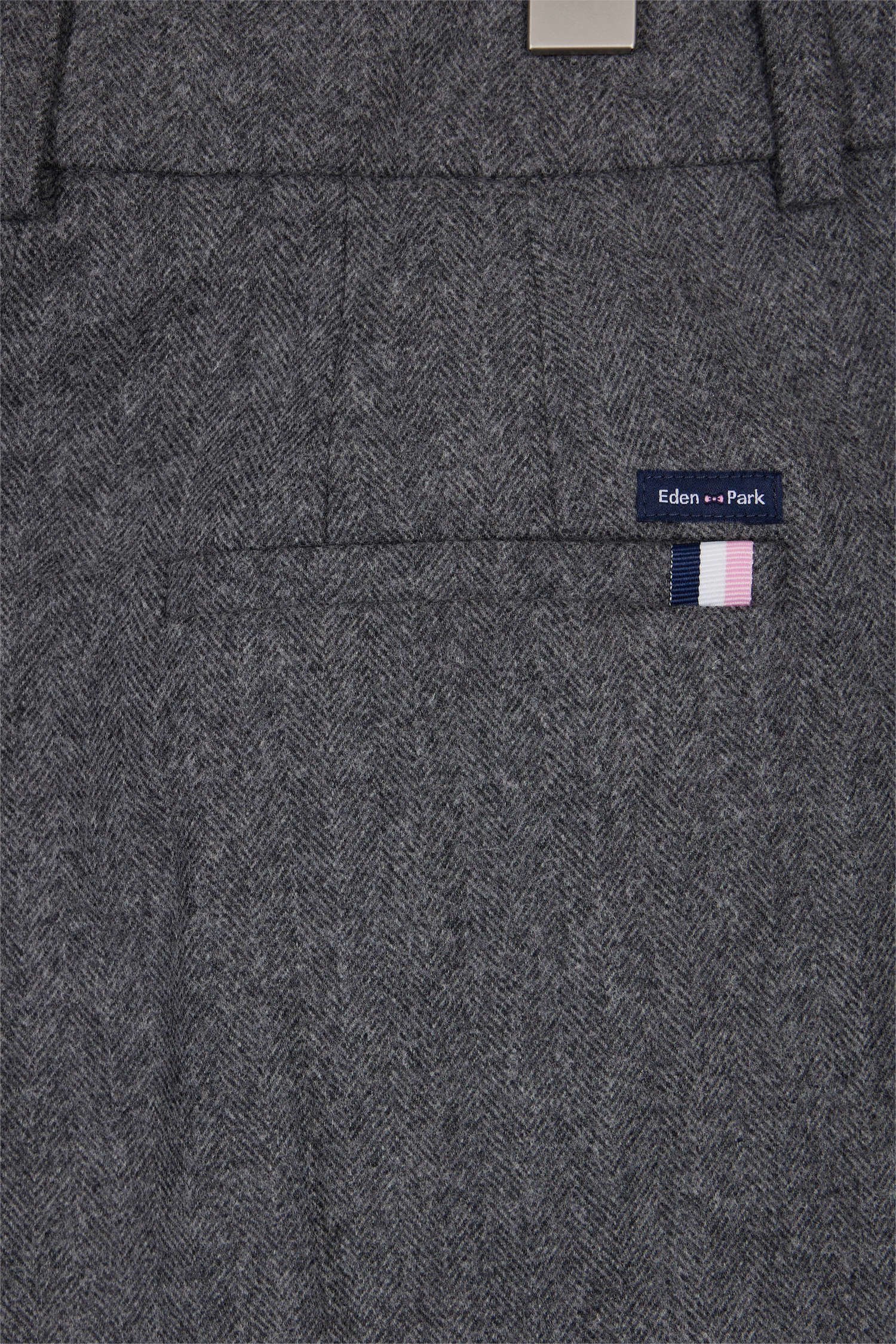 H25BASPA0031_GRF_f-hd-dos