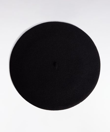 Béret uni en laine vierge noir