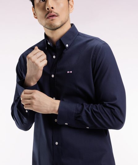 Chemise en coton marine broderie rose coupe droite