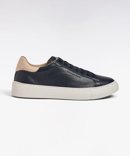 Baskets basses bimatières en cuir marine et cuir suédé sable