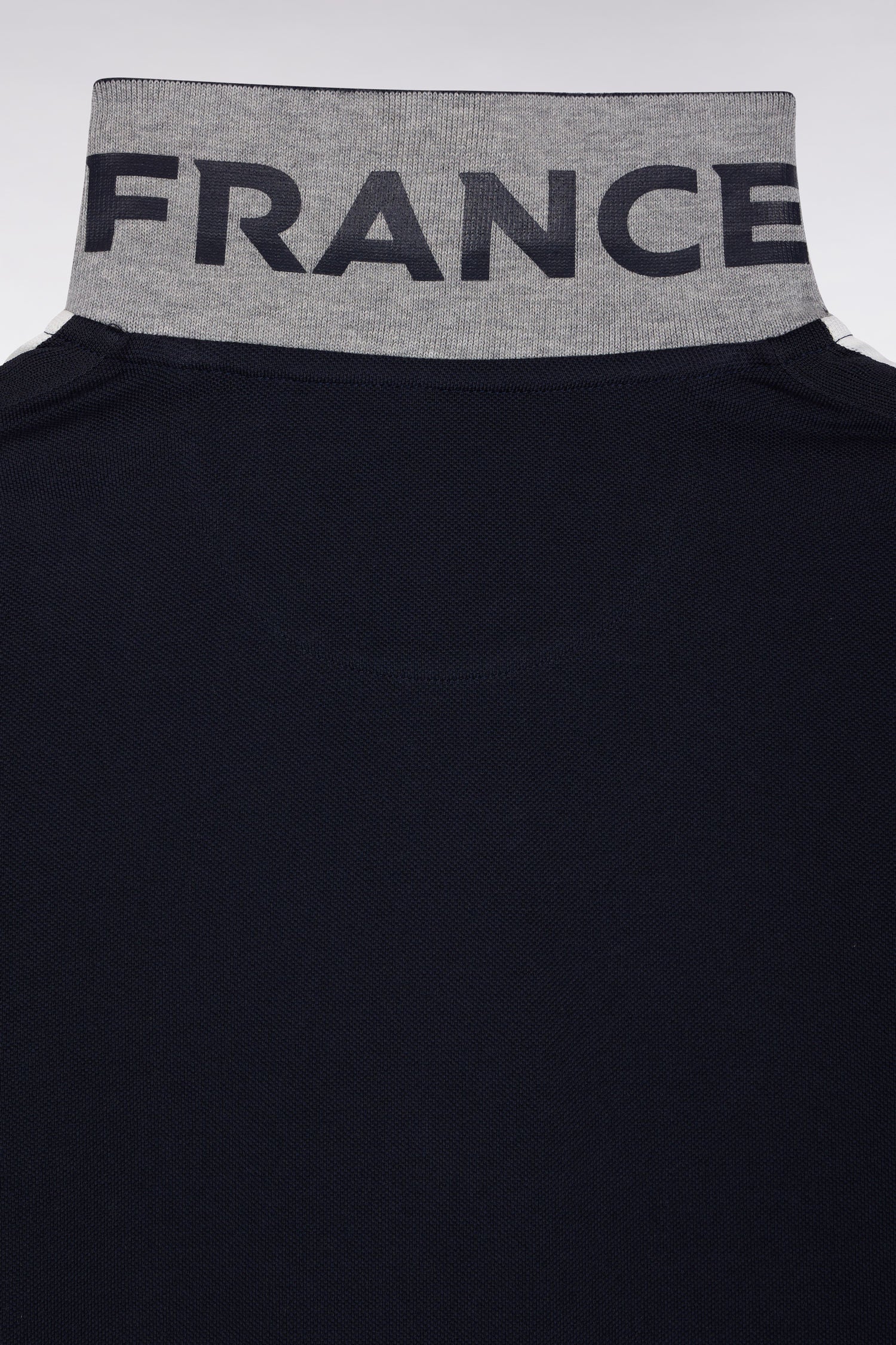 H25MAIPC0053_BLF_f-hd-dos