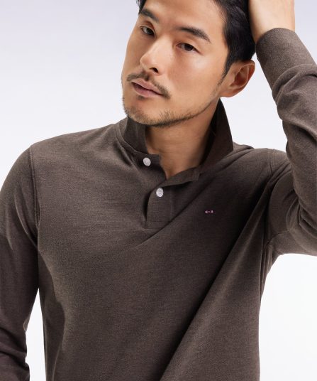 Polo à manches longues en coton chiné marron coupe droite