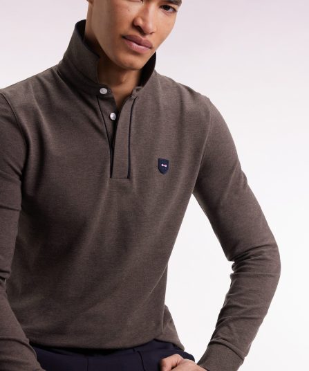 Polo à manches longues en coton stretch marron passepoilé coupe slim