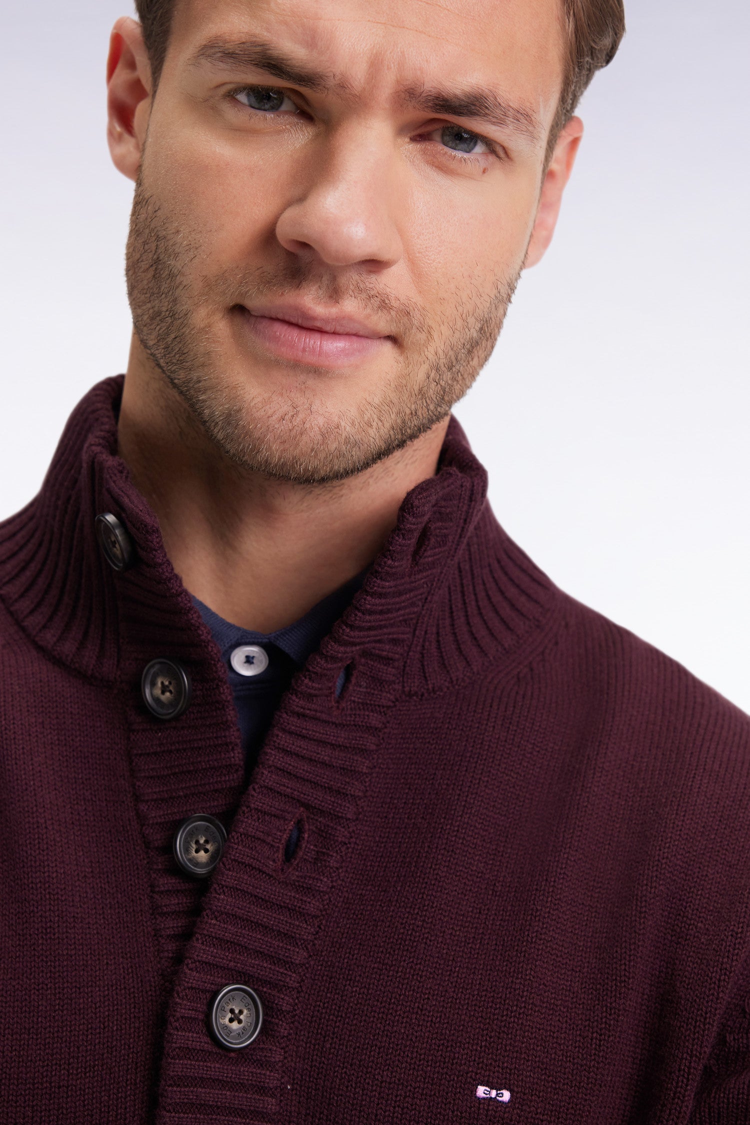 H25MAIPU0027_BXM6_c-hd-mfacepp