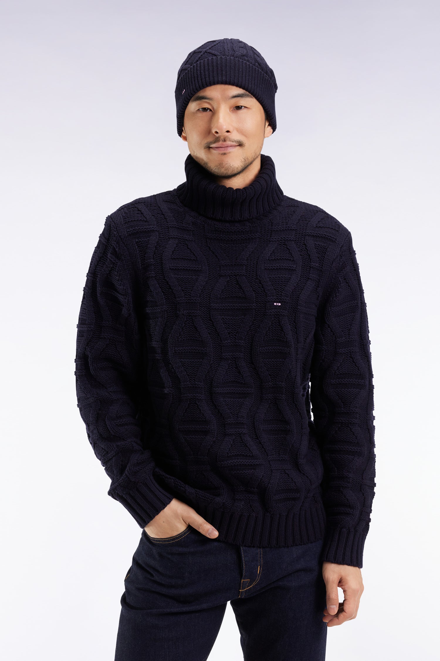 H25MAIPU0060_BLF27_a-hd-mface