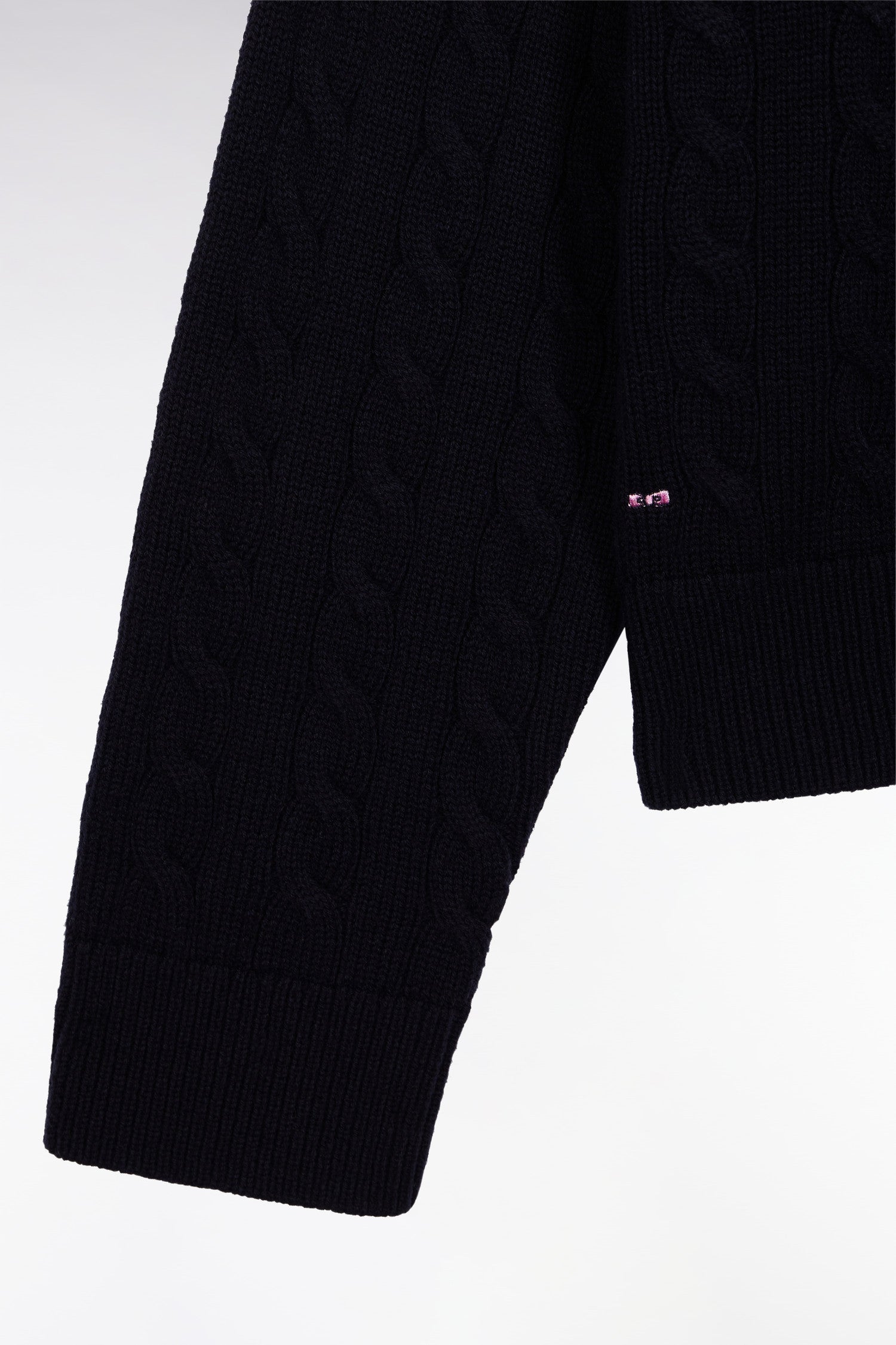 H25MAIPU0065_BLF27_f-hd-dos