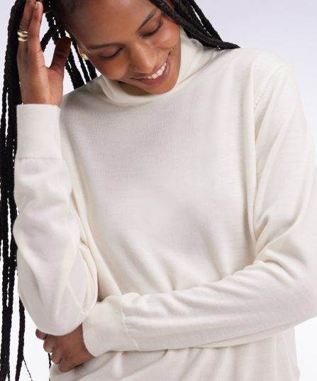 Pull à col roulé en laine mérinos écru