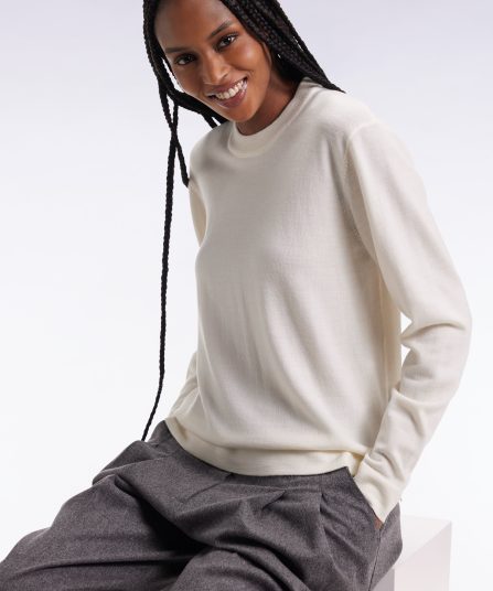 Pull à col rond en laine mérinos écru