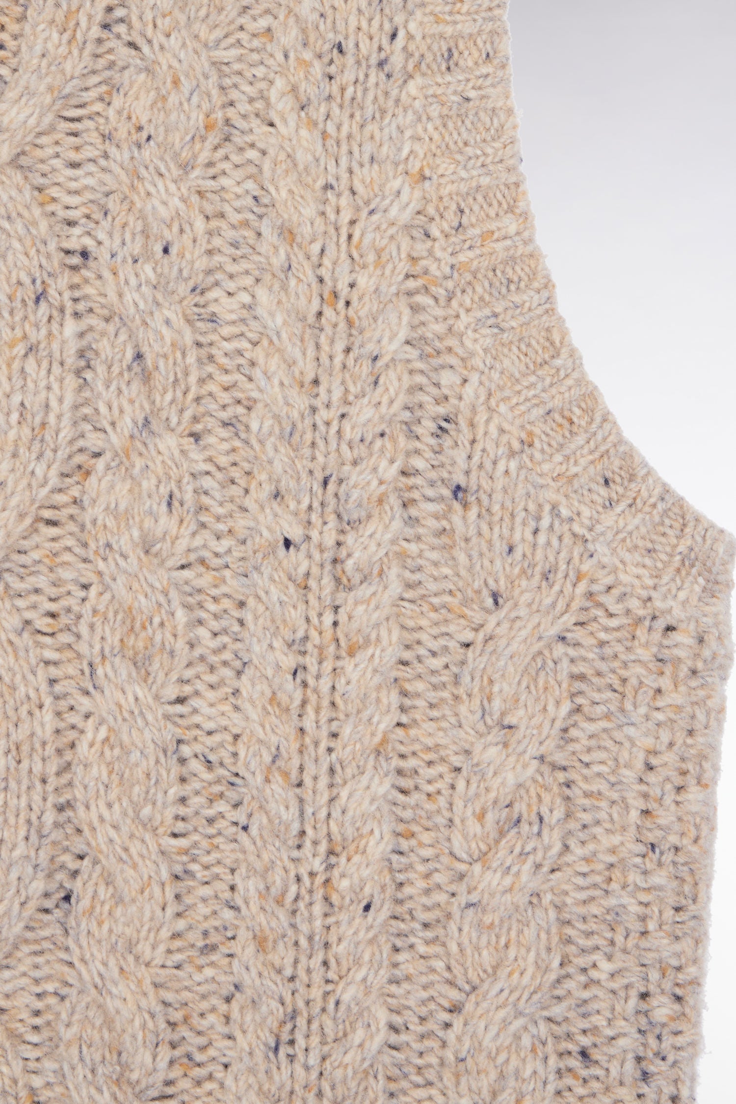 H25MAIPU0073_BEC17_b-hd-face