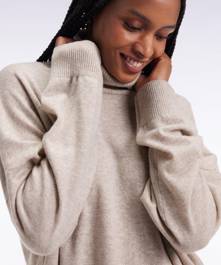 Pull à col roulé en laine et cachemire beige coupe Relaxed