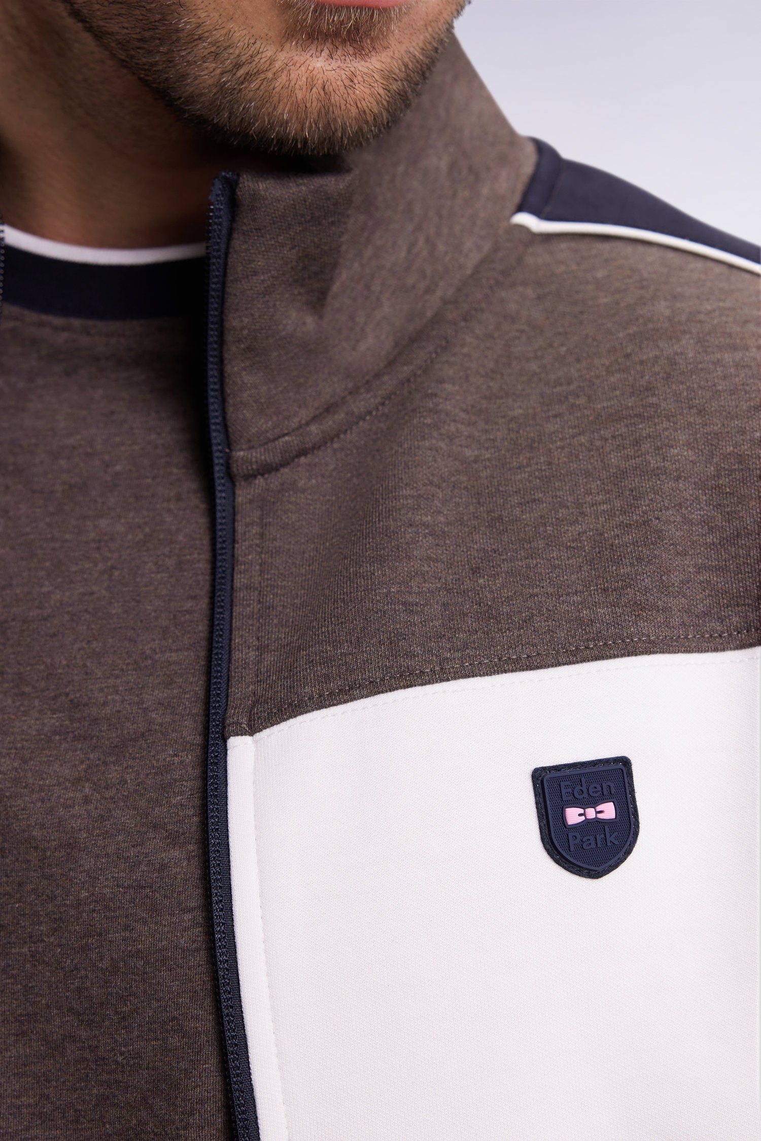 H25MAISW0045_MAM20_c-hd-mfacepp