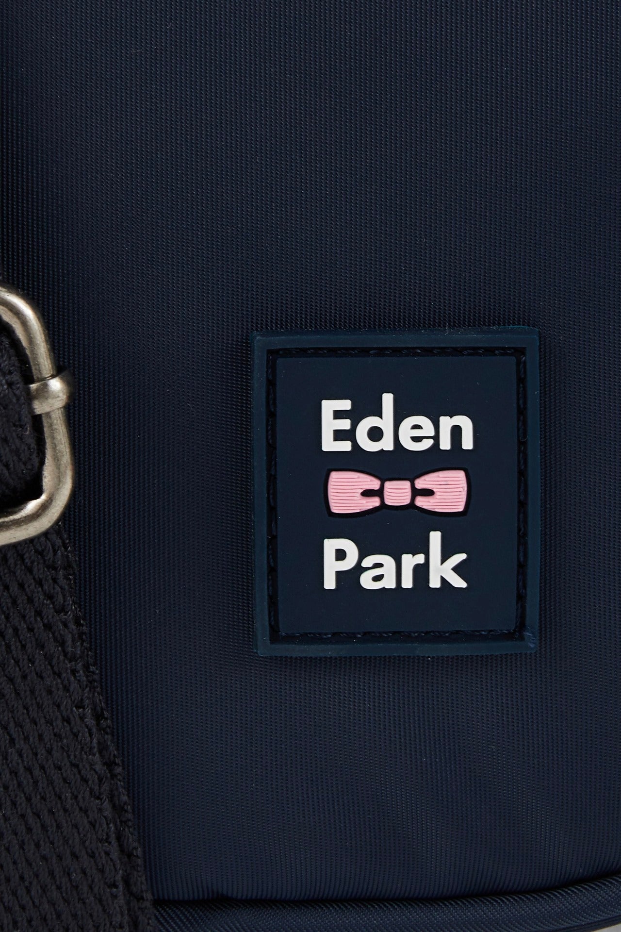 HEBAGBEE0028-BLF-d3_d89b380d-d727-4422-b726-bc81db62ca1e