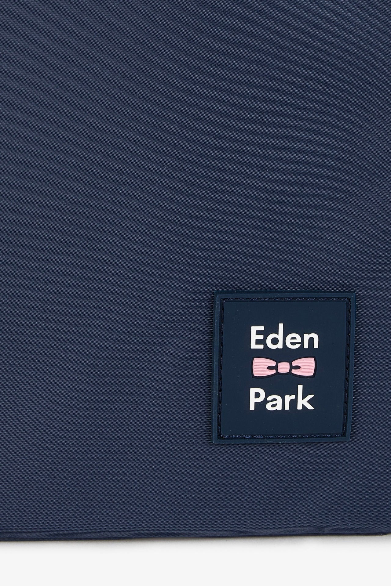 HEBAGPOE0005_BLF_i-hd-d3_c0b91e36-cbd3-425a-adc2-4b5a72b49bfc