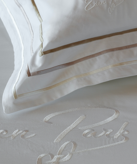 2 taies d'oreiller carrés blanc et doré - Avec toi et les bleus