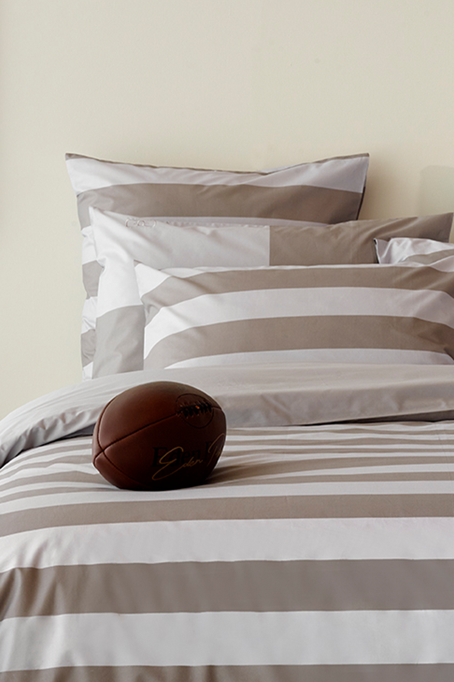 HELITCSE0011_BC_a-hd-mface