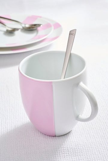 Set de deux mugs en porcelaine de Limoges blanche intérieur émaillé rose