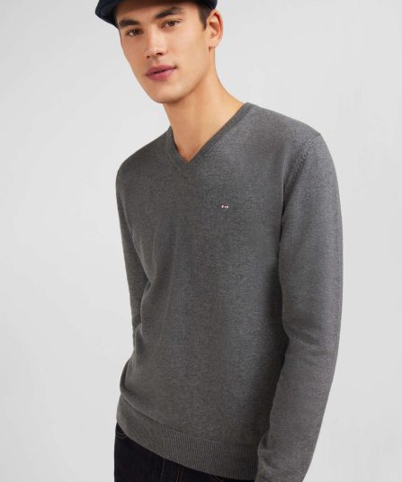 Pull gris à col V en coton