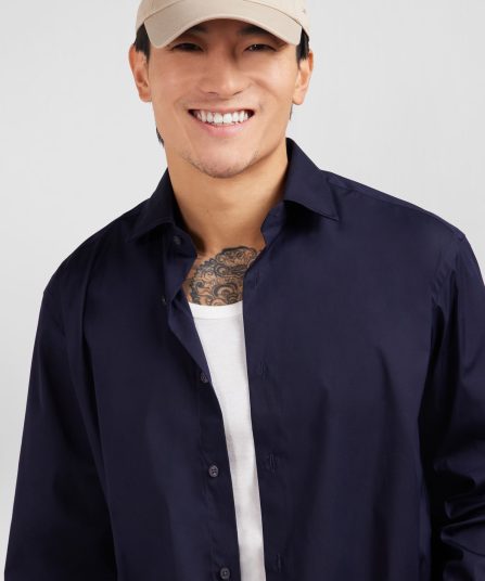 Chemise bleu marine regular en popeline stretch